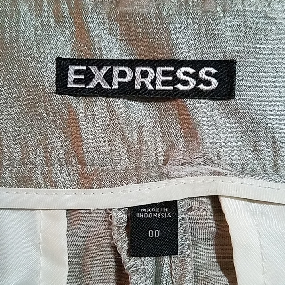 *Express Silver Pleated Shorts* - Picture 5 of 7